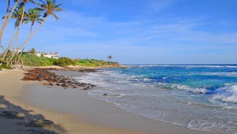 ホテル Mirissa Beach Villa