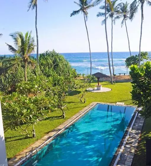 هتل Mirissa Beach Villa