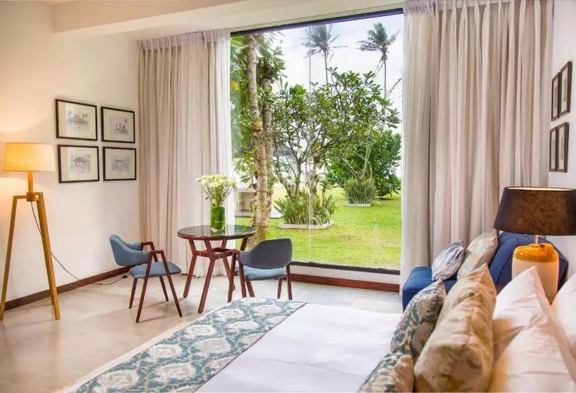 هتل Mirissa Beach Villa
