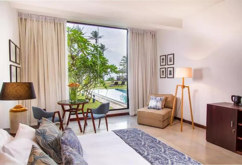 هتل Mirissa Beach Villa