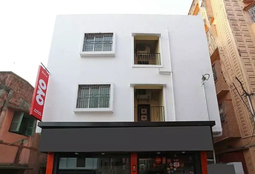 Hotelli O Pratiksha Guest House