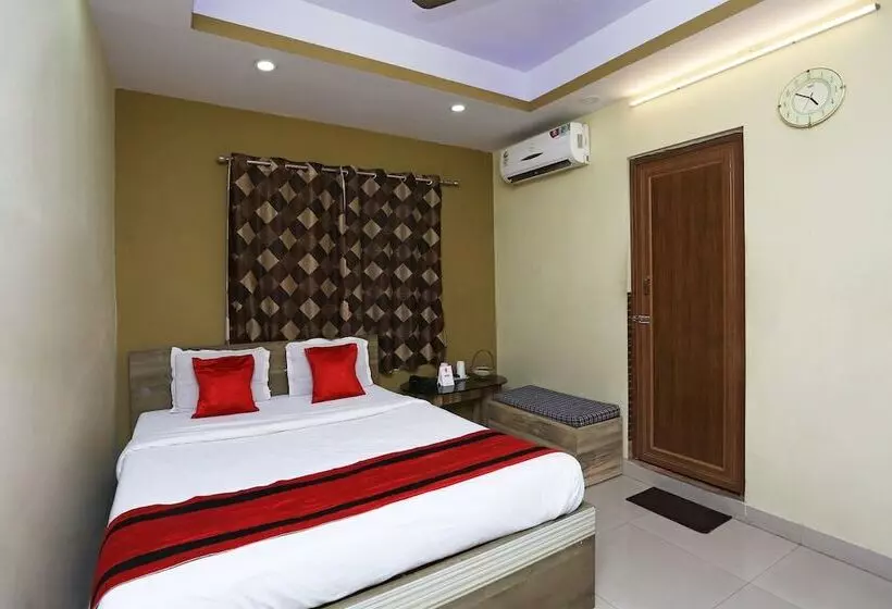 Hotelli O Pratiksha Guest House