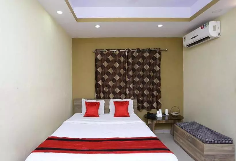Hotelli O Pratiksha Guest House