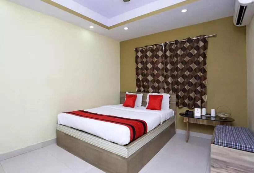 Hotelli O Pratiksha Guest House