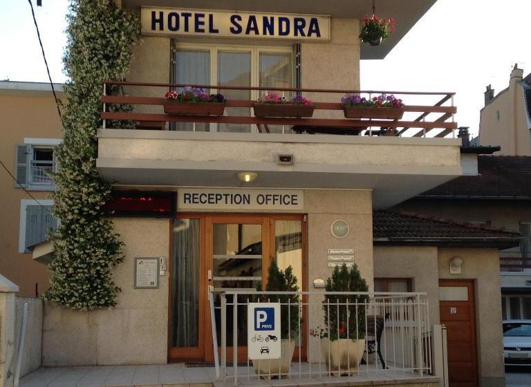 Отель Sandra