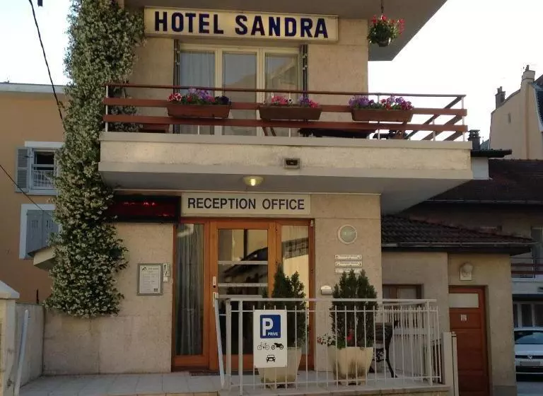 Hotelli Sandra