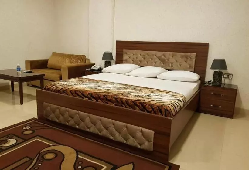 هتل Tahir Guest Palace