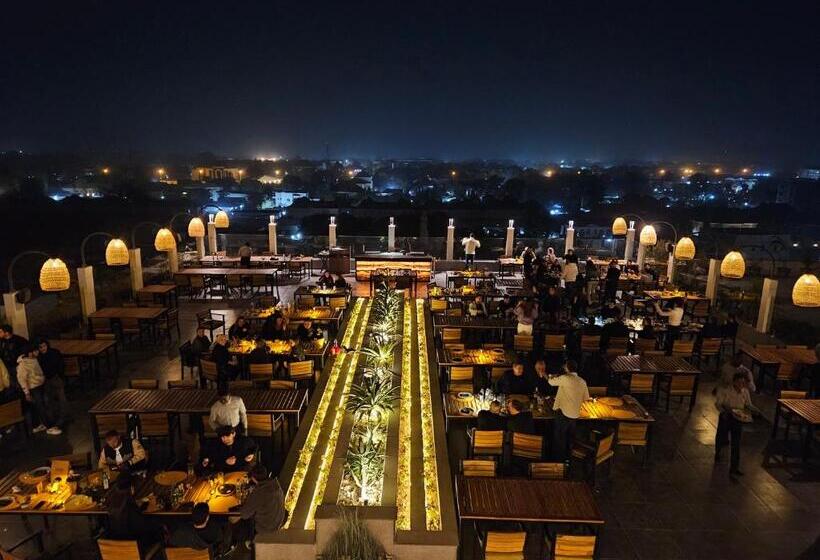 هتل Tahir Guest Palace