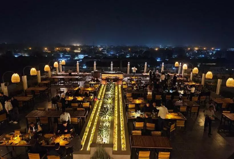 هتل Tahir Guest Palace