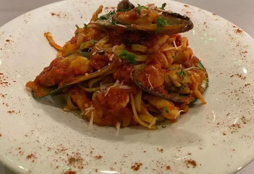 هتل Tahir Guest Palace