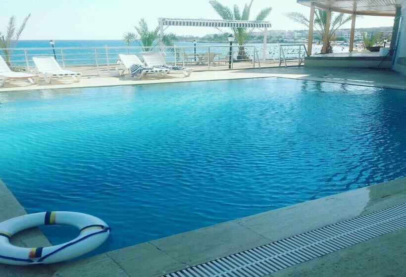 هتل Tepe Beach