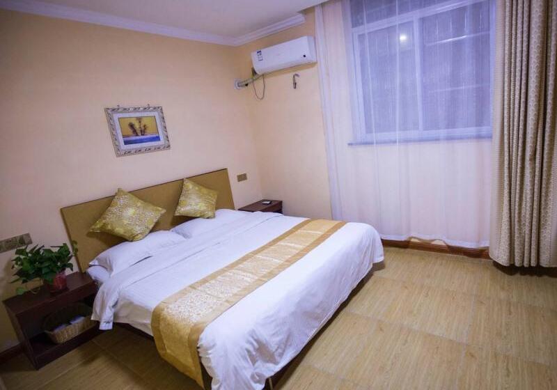 Отель Greentree Inn Huaian Qingpu District Huaihainan Road Express