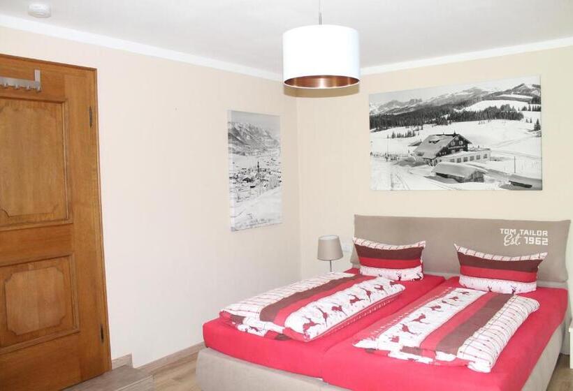 Hotelli Winklmoos Sonnenalm