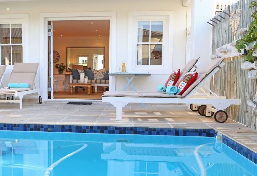 تختخواب و صبحانه Shore S Edge