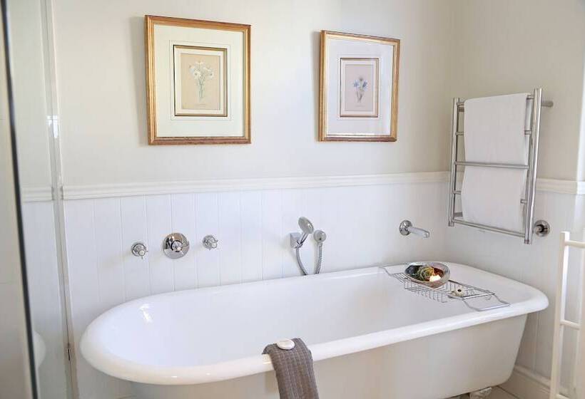 تختخواب و صبحانه Shore S Edge