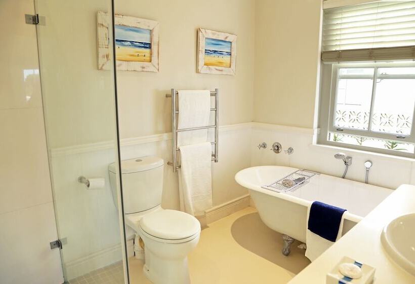 تختخواب و صبحانه Shore S Edge