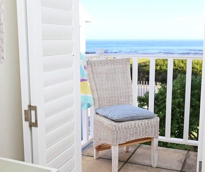 تختخواب و صبحانه Shore S Edge