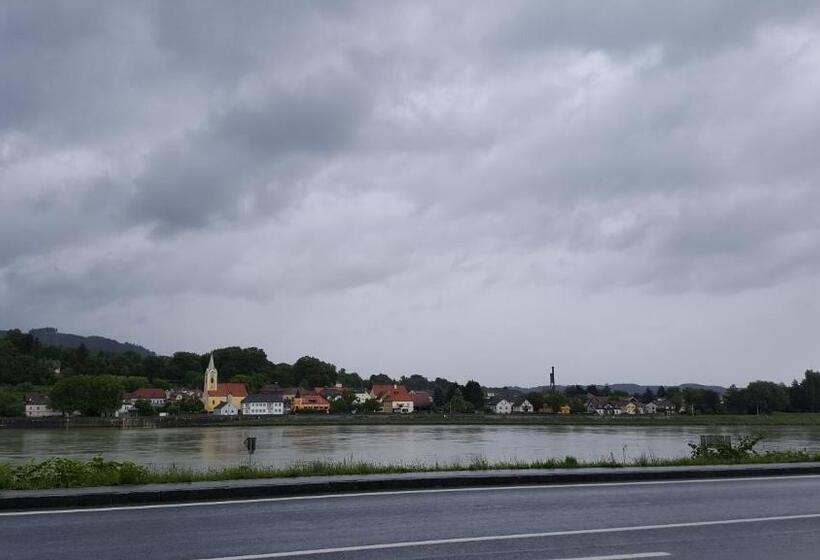 בית מלון כפרי Asia Wok Gasthof