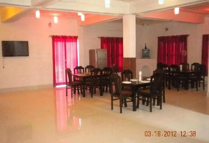 ホテル Garhwali Inn