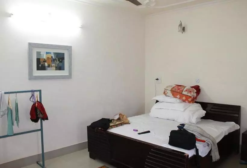 ホテル Garhwali Inn