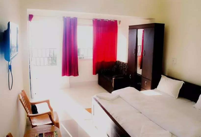 ホテル Garhwali Inn