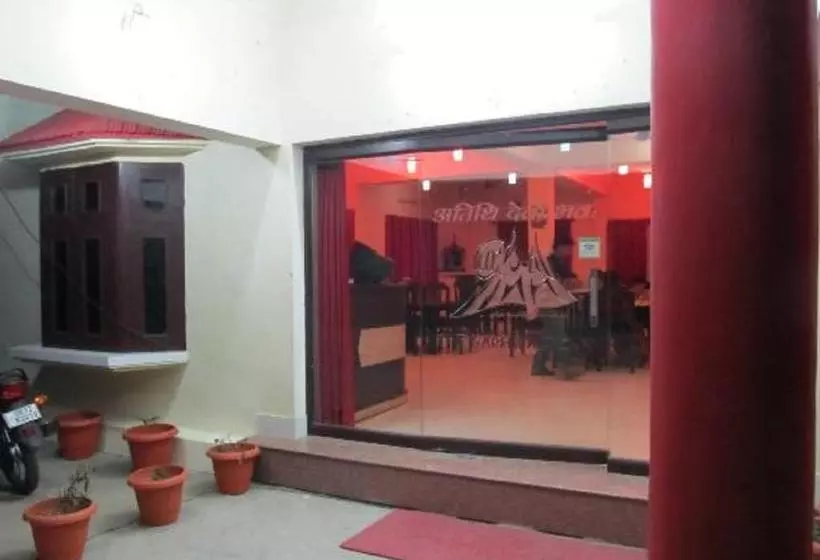ホテル Garhwali Inn