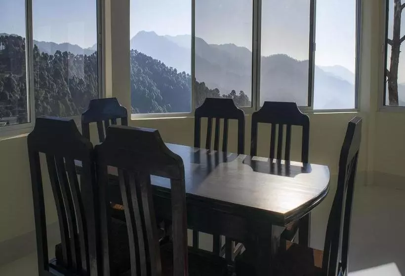ホテル Garhwali Inn