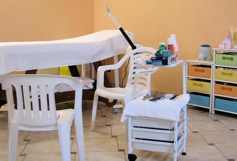 בית מלון כפרי Carrara