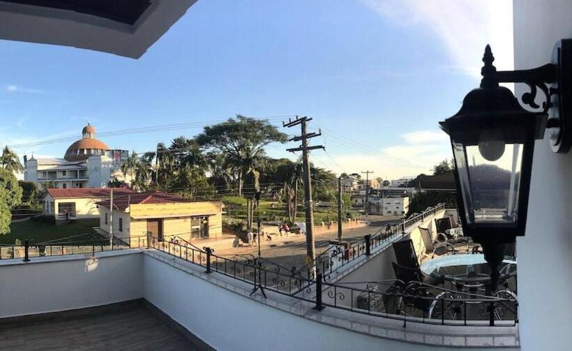 فندق Dolomiti Caravaggio