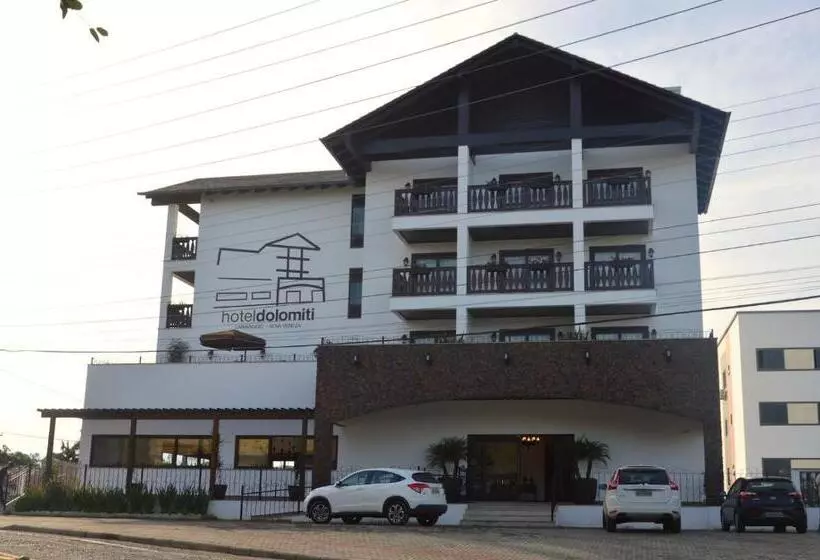 Hotelli Dolomiti Caravaggio