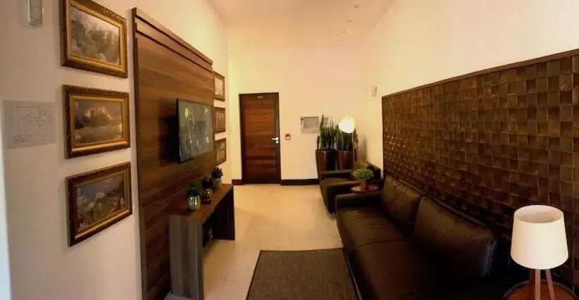 Hotelli Dolomiti Caravaggio