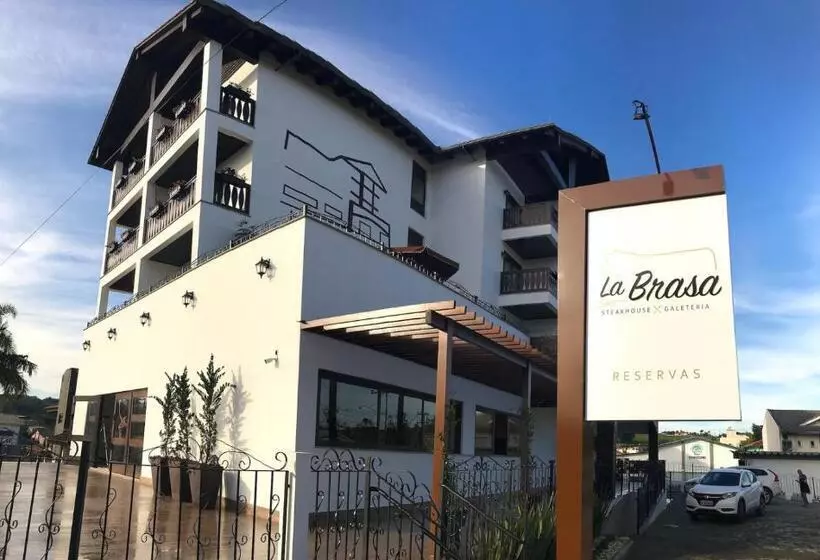 Hotelli Dolomiti Caravaggio