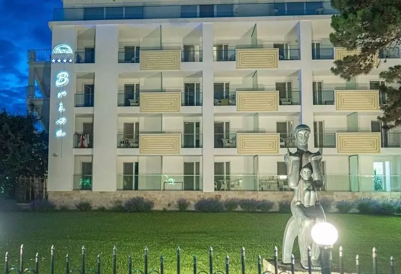 هتل Mera Brise