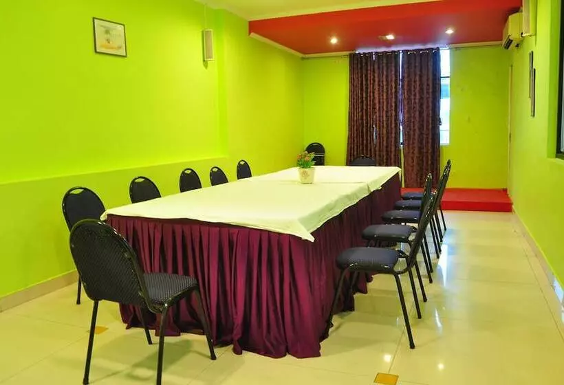 هتل Xaviers Residency
