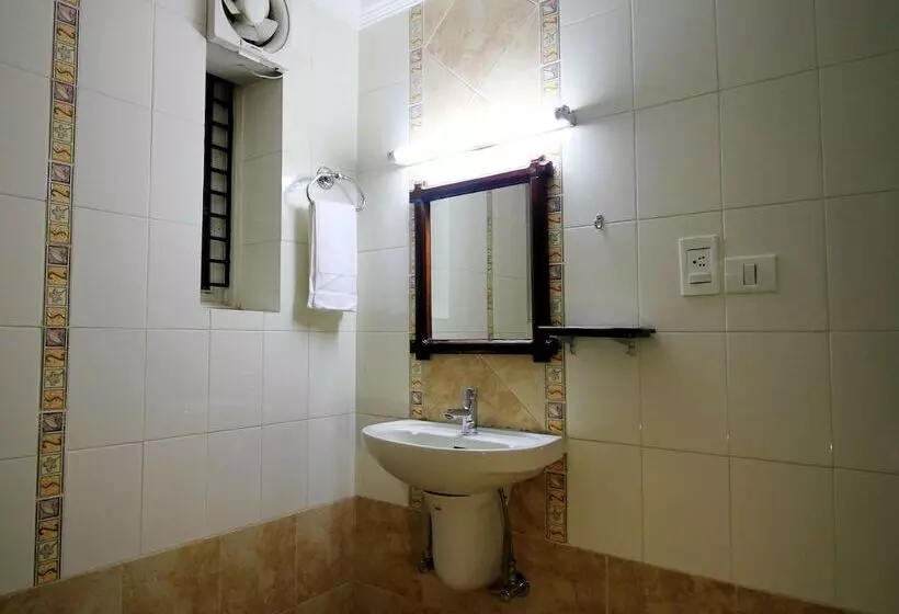 هتل Xaviers Residency