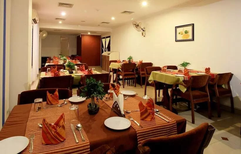 هتل Xaviers Residency