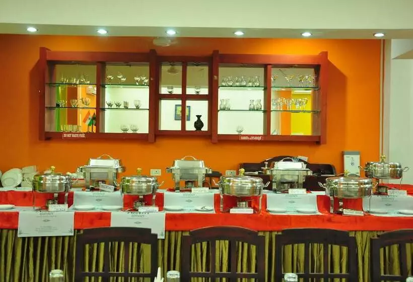 هتل Xaviers Residency