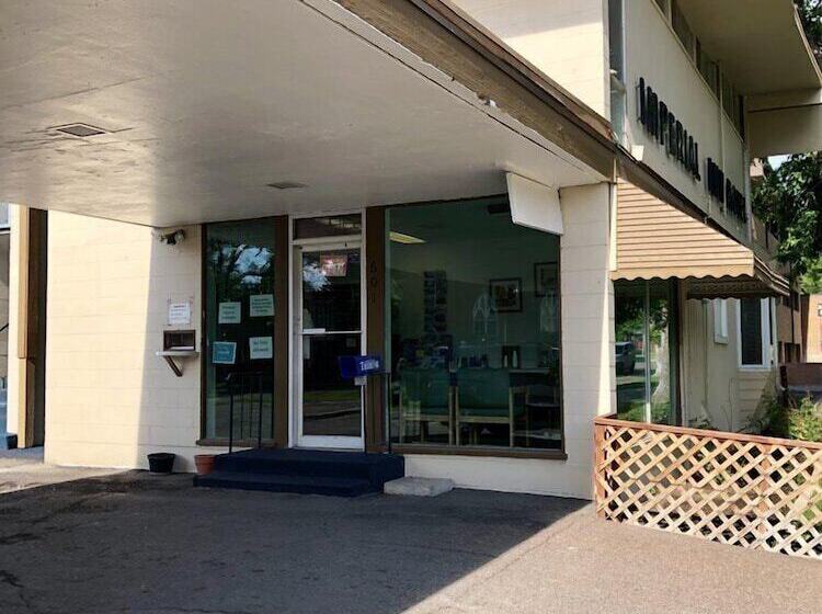 مُتل Imperial Inn