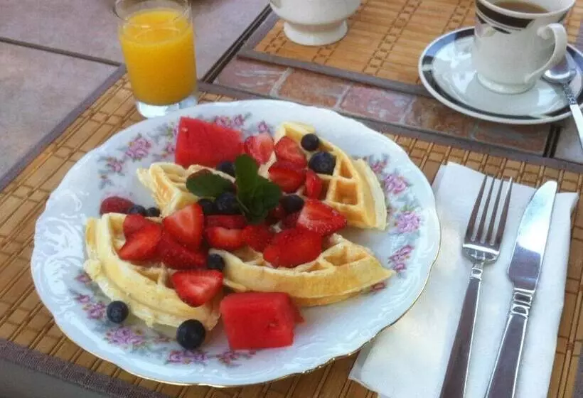 Sir Isaac Brock B&b Luxury Suites