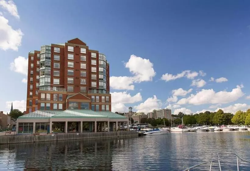 Sir Isaac Brock B&b Luxury Suites