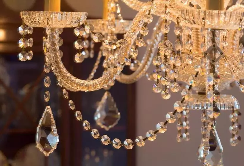 Sir Isaac Brock B&b Luxury Suites