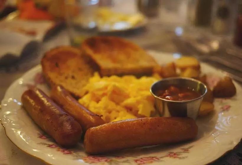 Sir Isaac Brock B&b Luxury Suites