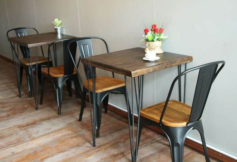 Zleep Inn Chiang Mai   Hostel