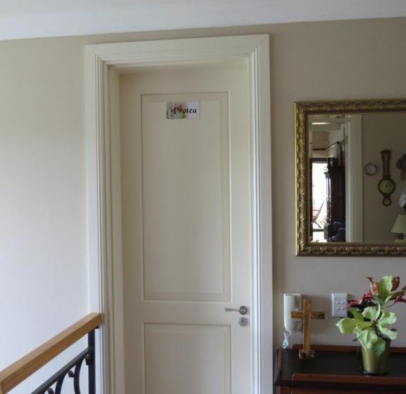 민박 Makarios On The River