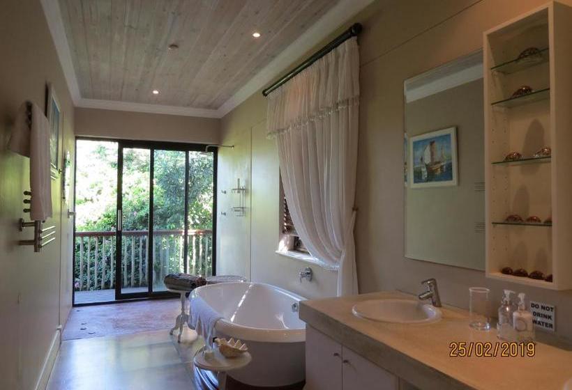 민박 Makarios On The River