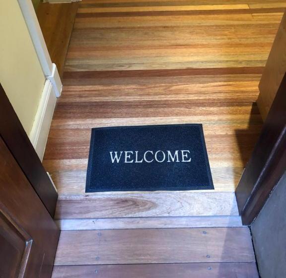 민박 Makarios On The River