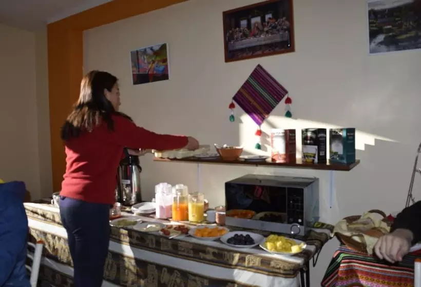 تختخواب و صبحانه Marlon S House Puno Peru