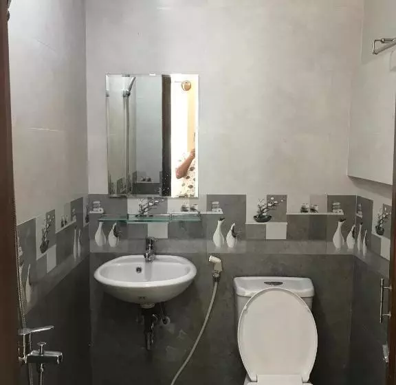 تختخواب و صبحانه Tintin Hue Hostel