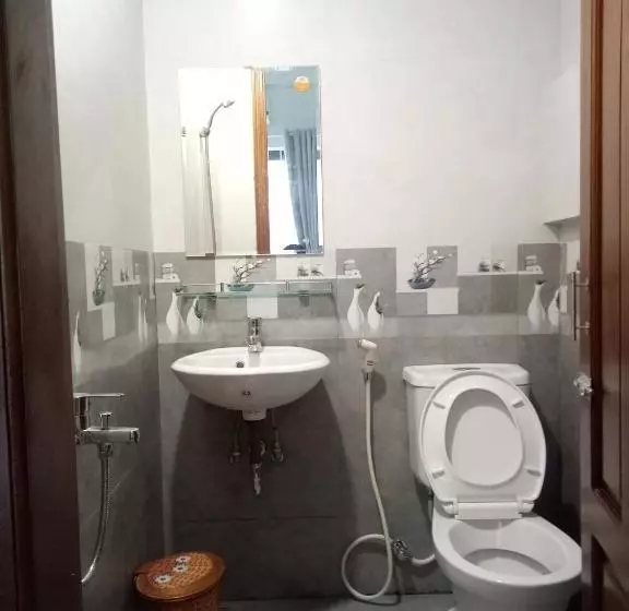 تختخواب و صبحانه Tintin Hue Hostel