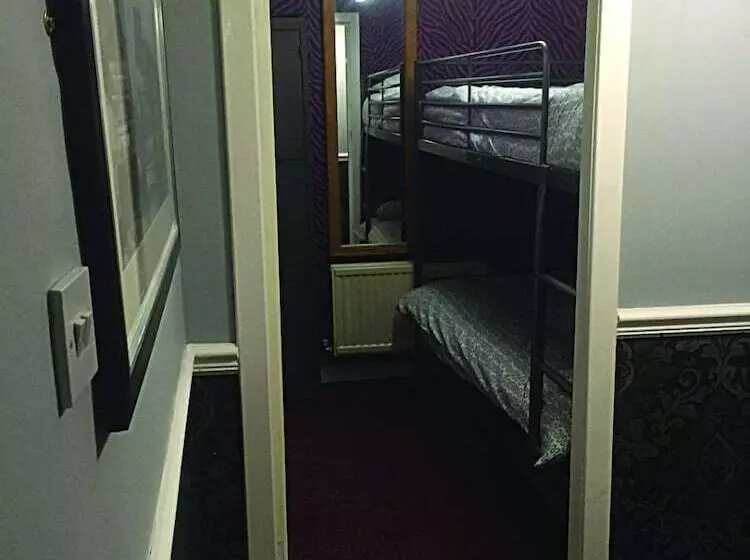 Bobby S Bunkhouse   Hostel